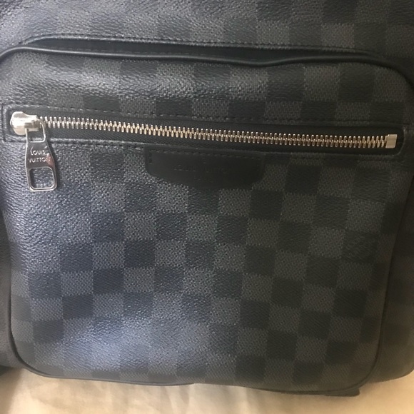 SOLD!!! LV Josh backpack in Damier Graphite - Picture 6 of 8